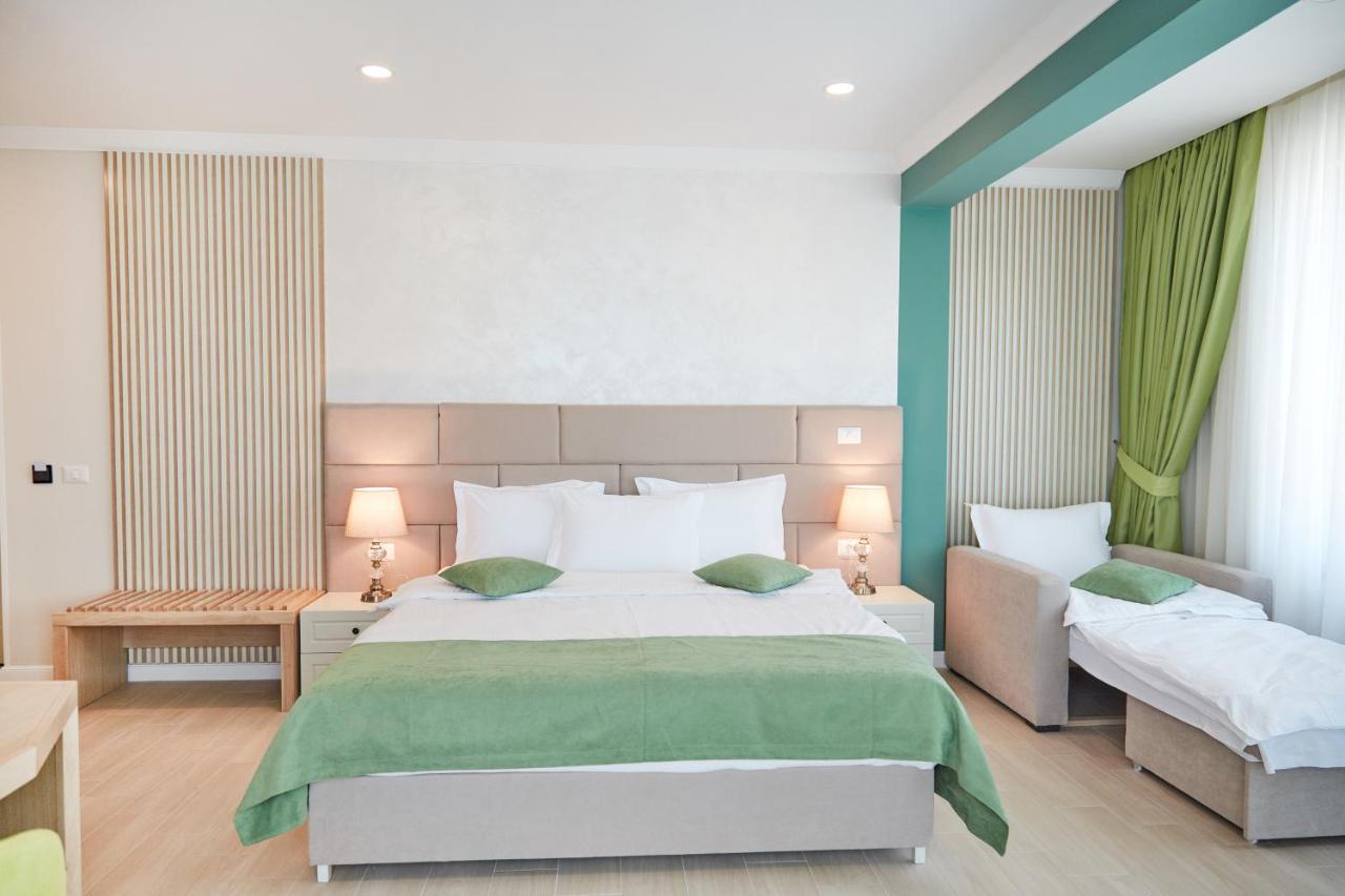 Hotel Azaleea Mamaia Nord Năvodari Extérieur photo