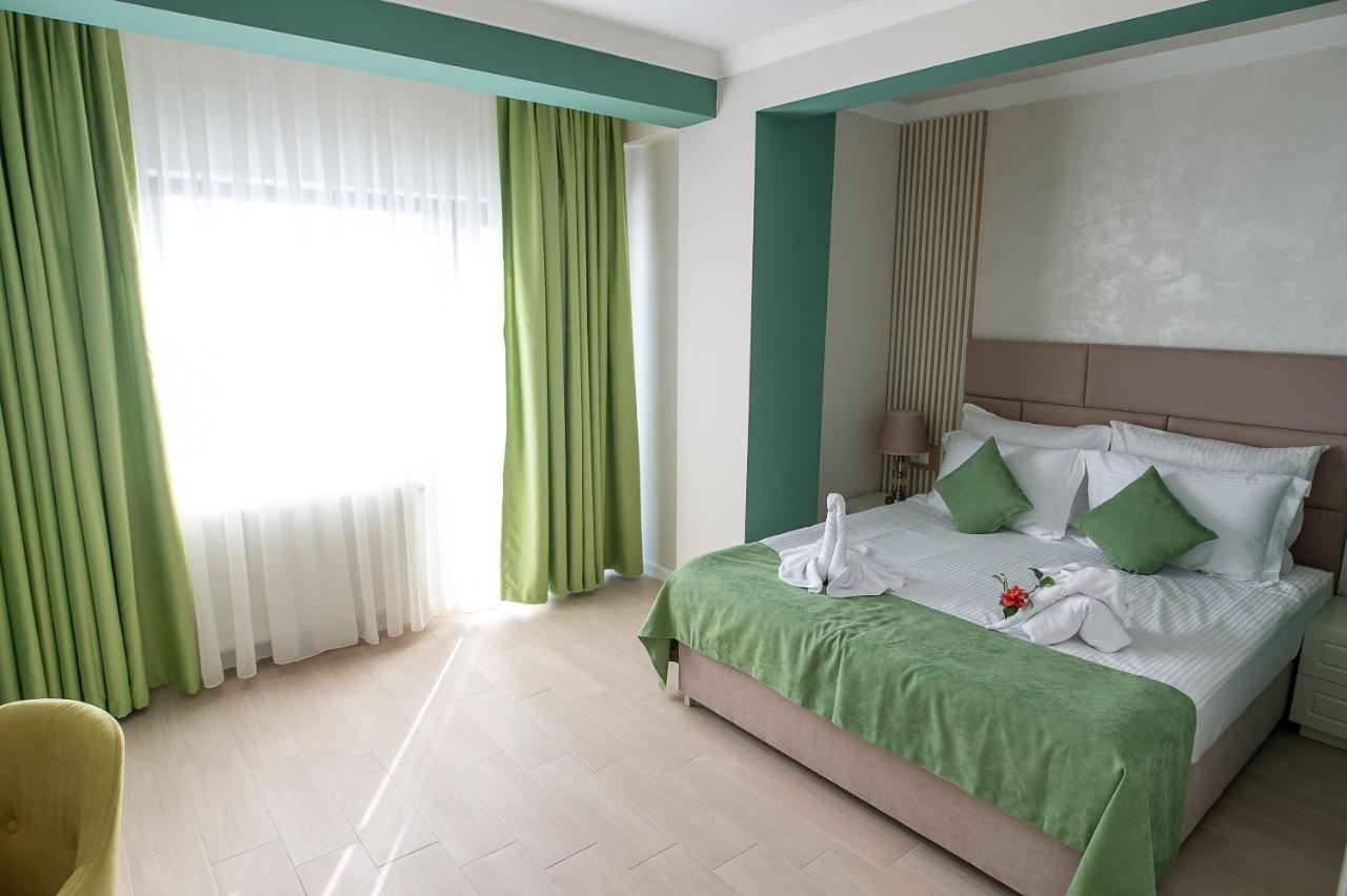Hotel Azaleea Mamaia Nord Năvodari Extérieur photo